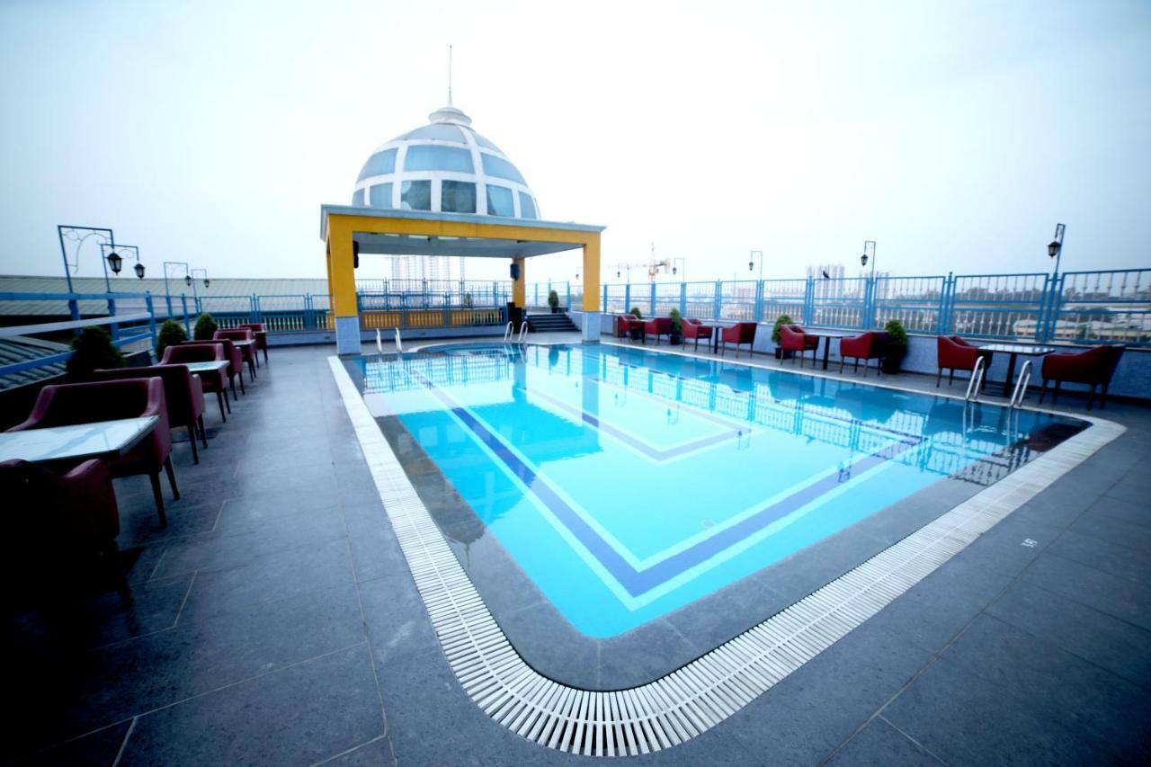 Rg Royal Hotel Bangalore Exterior foto